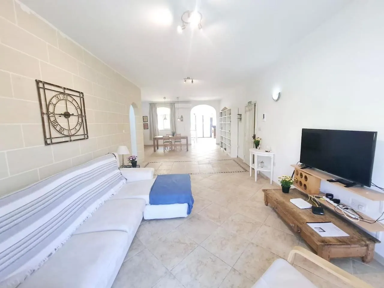 V86 - The 2 Bedroom Central Spot Sliema