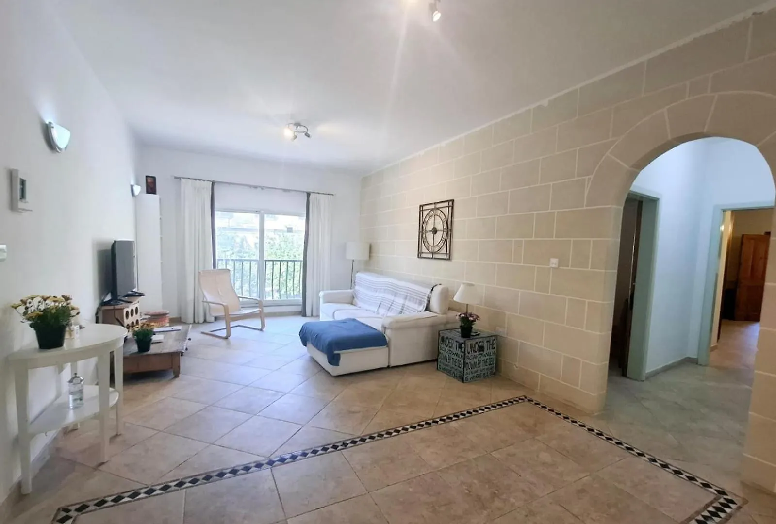 V86 - The 2 Bedroom Central Spot Sliema Apartment
